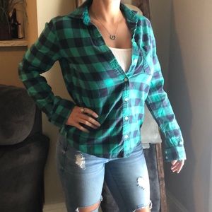 American Eagle Traditional Green flannel button up